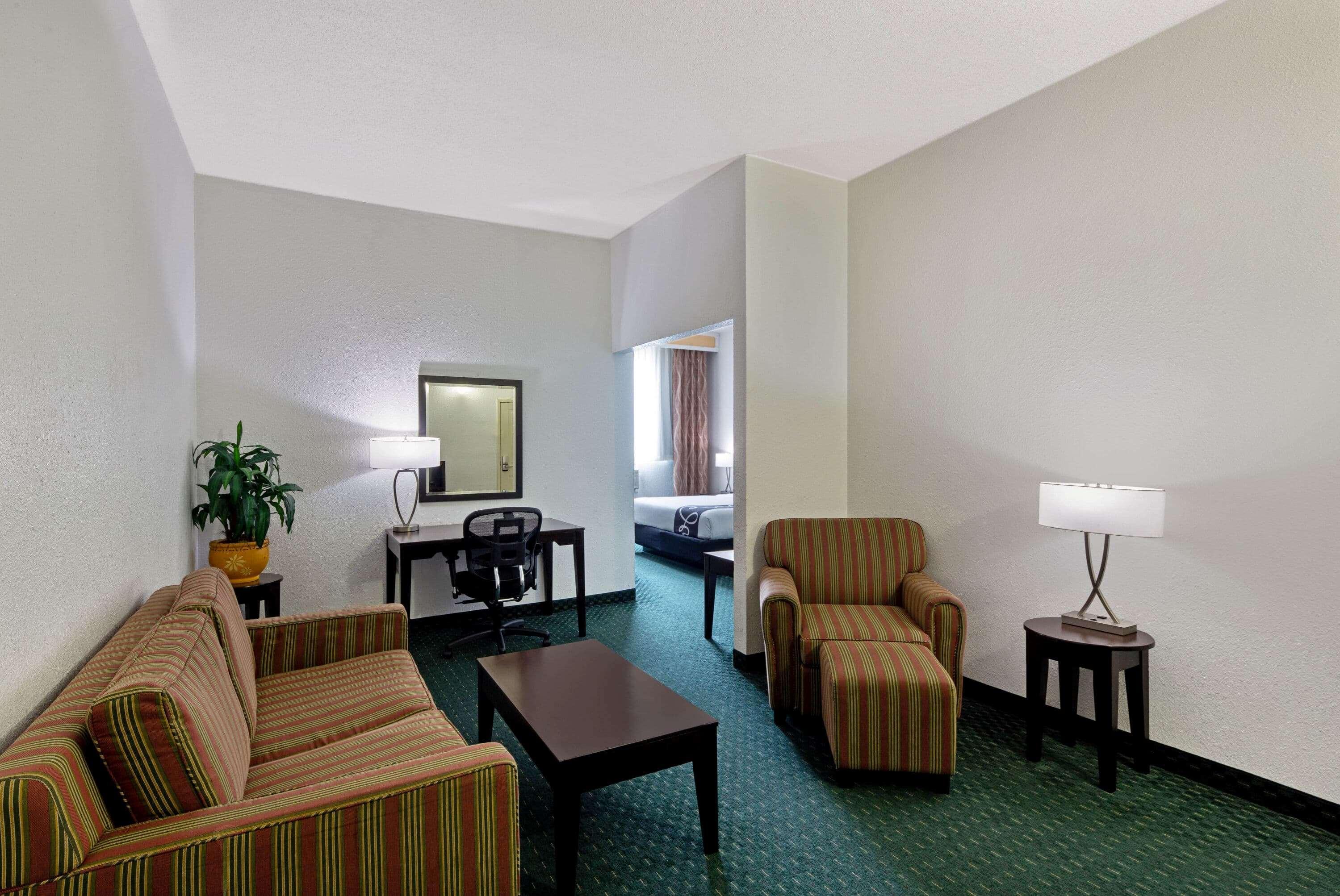 & Hotel 2*