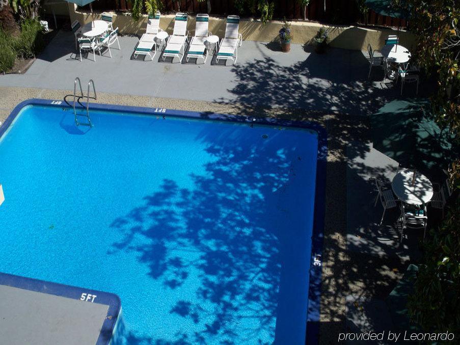 & Hotel